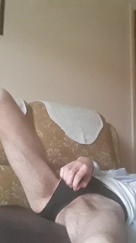 Masturbieren auf der couch ..