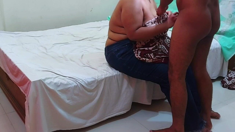 Your Boy's Cum: 昇進したいときにオフィスの上司が私のセクシーな妻を犯した!