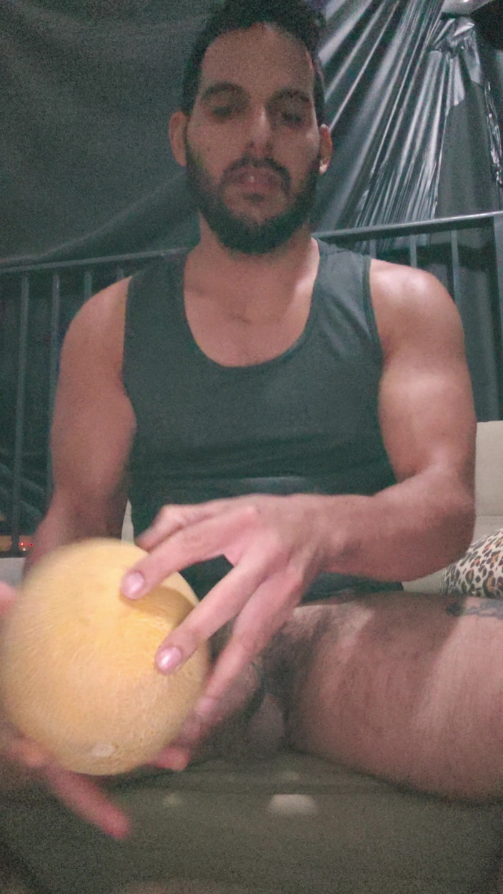 Grayalpha: Fétiche de la nourriture, baise le melon tellement fou que...