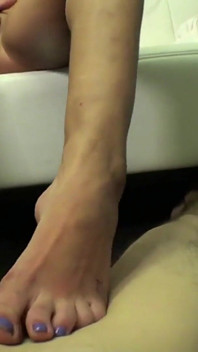 Comel Teeny Jerk Off Feet