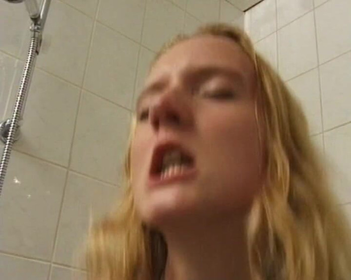 Pissing Experience: Liebhaber geheime goldene dusche im schlafzimmer # 3