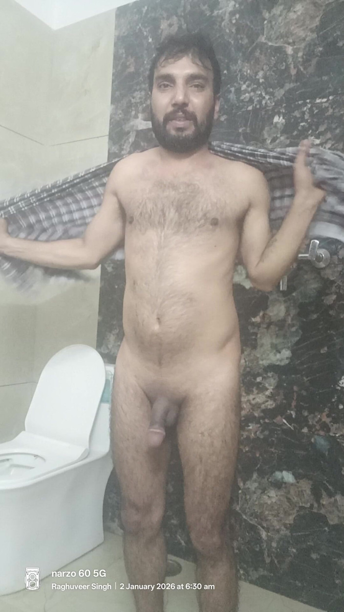 Rajasthani-old-lover: Uomo indiano desi gode la doccia e spettacolo di masturbazione...