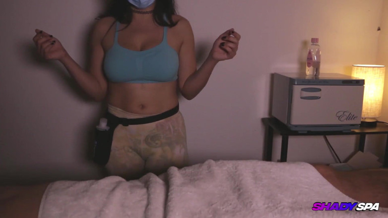 Shady Spa: MILF Masseuse with Thick Thighs & Rubs Him Until He Cums