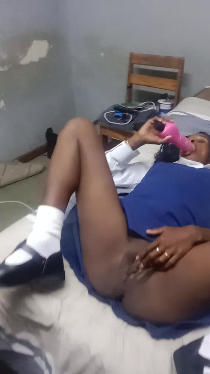 hothouse18xxx: Tatăl Vitreg O Prinde Pe Fiica Vitregă Cu Vibrator Și Îi Fute...