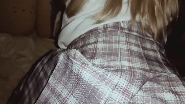 Taboo Room: La sorellastra ha sedotto il fratellastro per mettere il suo...