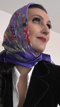 Elegan, Pertunjukan Fesyen Tudung Satin Shiny Satin JOI, Lady Victoria Valente