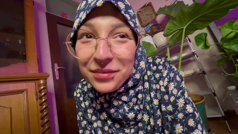 lanalovacutie: Blowjob in Hijab JOI