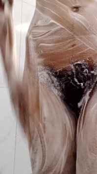 Saya pancut!! - MILF panas pancut keras memerlukan awak semasa mandi