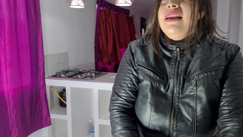 Alice H: Buttcrack in the New House