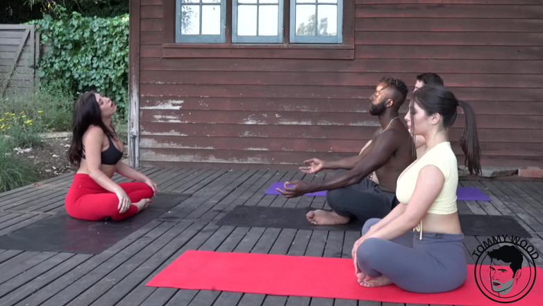 Tommy Wood XXX: hot paartanar badalne vaale lachili yogaabhyas vaali nanga naach chaar...