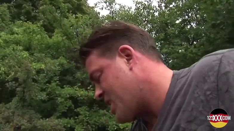 123XXX - Fucked Amateurs in Germany!: Atemberaubendes schätzchen reitet großen schwanz im freien