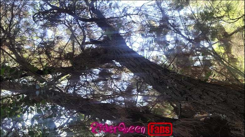 Riderqueen BBW Step Mom Latina Ebony: Riderqueen 独自一人，户外，粉丝视频