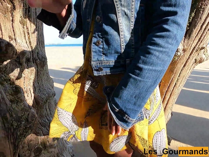 Les Gourmands: On the beach with my stepmom, I finger her pierced...