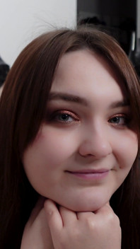 Perché mi hai chiesto di vestirmi così E che cosa stai facendo in questo momento)