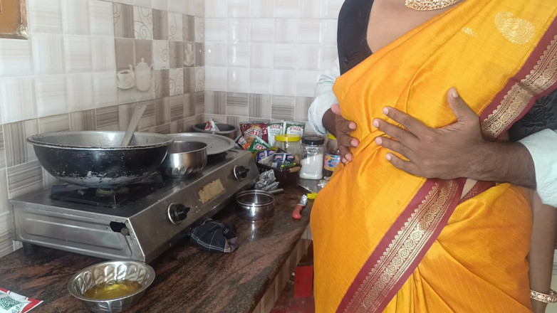 Palani69: House maid kök knullar