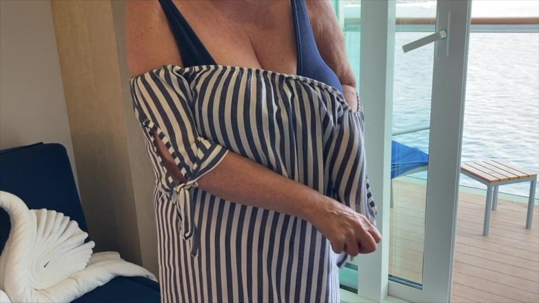 Mr MF: Pani dojrzałe stopy noszą naprawdę ślice majtki