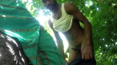 Coppia indiana del villaggio indiano desi venuta nella foresta e cazzo pomeridiano.