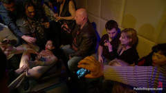 Public Disgrace by Kink: Un bravo cucciolo