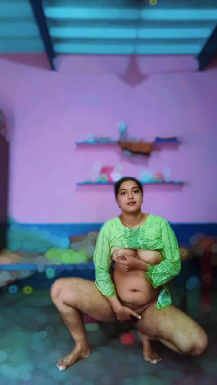 Lust Suman: Des reels filles nues montrent pour son ex-copain avant son...