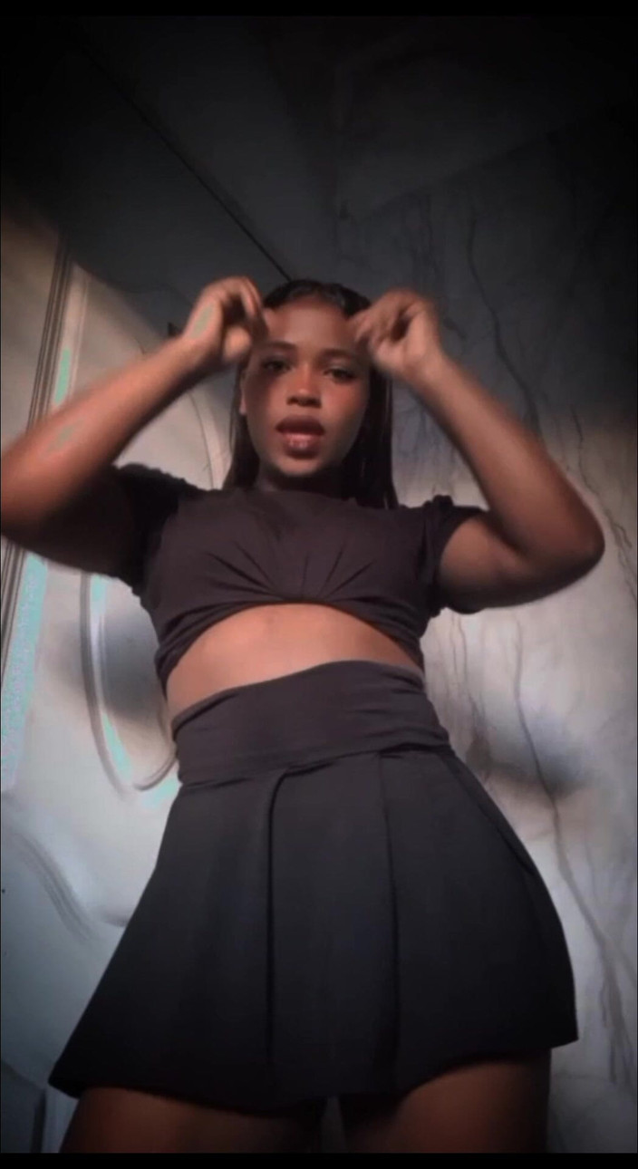 Minayi: Pokud se vám líbí můj obsah, proč mě nehledejte v...