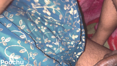 Poochu: Prima volta che desi stretta viene scopata analmente