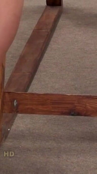 Debbie frustate il culo da un maestro cattivo