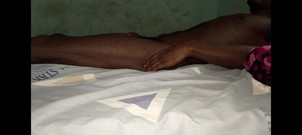 Masturbator emmy: 我的床在另一个房间的快速单人表演