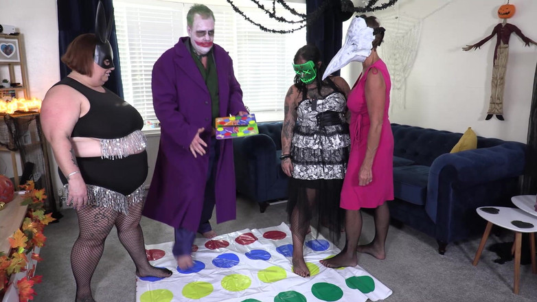 Cheyenne Rose 80: Holloween Twister превращается в оргию