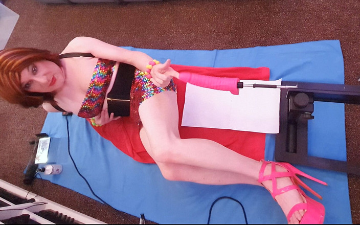 Lucy Essex CD: Анальный трах с дилдо машиной с трансом Lucy Essex, cd