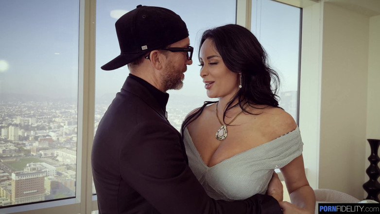Pornfidelity: Pornfidelity - Anissa Kate Se Fait Éjaculer Dessus!