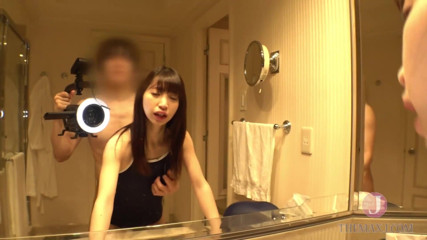 JAV Amateur: Elle pousse vraiment fort que son corps flotte en l'air...