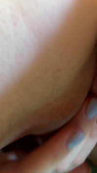 Mi marido lubrica los dedos con precum y me folló el coño Orgasmo femenino y preñada en primer plano