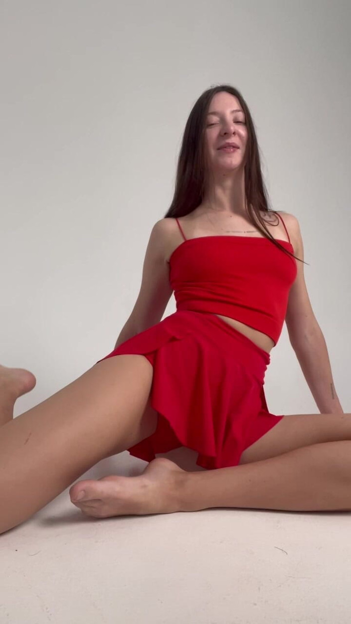 Skinny_lady69: 짧은 치마를 입은 섹시한 핫한 요가