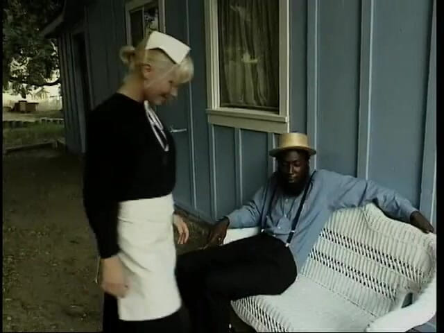 Hot Sex Party: Tipii alb-negru au parte de muie de la gagica Amish