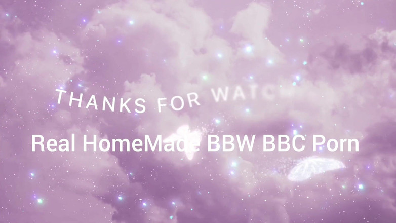 Super sexy ebony cuties: 感觉太淫荡了，把我的内裤拉到一边在户外撒尿