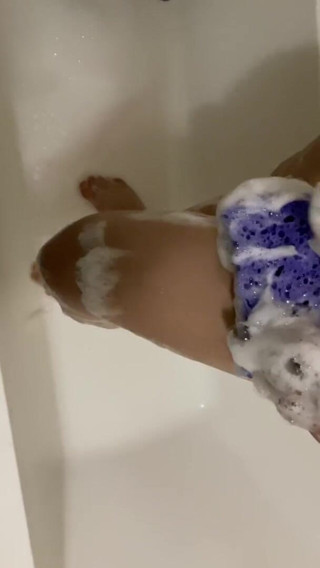 Supernasty: I like many cuming on foot