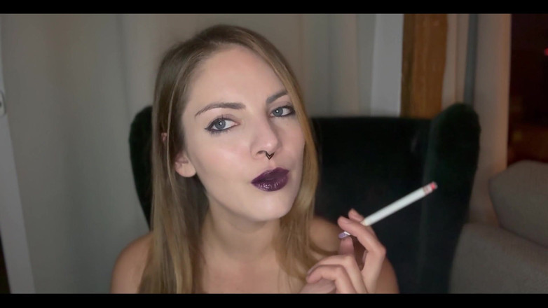 Naughty Natascha: Rauchen heiß