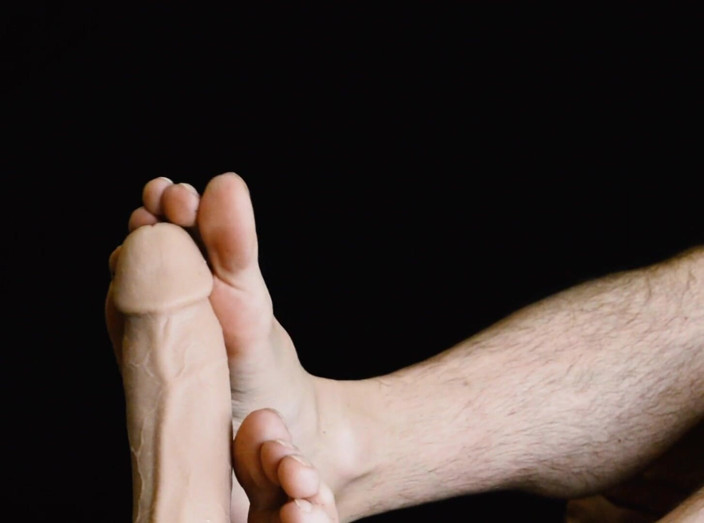 Cam Crest: Sexy nožní práce se sprostými řeči