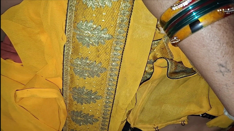 Madhya Sangeeta: Mijn hete vriendin, hete vriendin, ze zei "baby Choddo Mujhe" in...