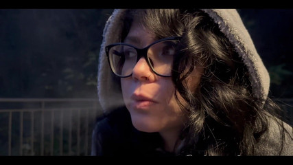 Shione Cooper: Merokok Malam Semasa Tolak Suhu Di Luar