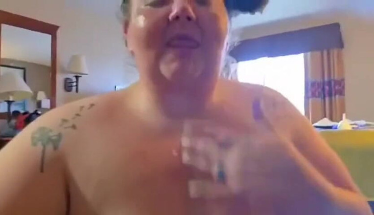 Kimmywetwet: Šukání do krku a mrdka a výstřik do krku
