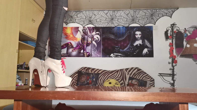 Beth Kinky: Walking in my red banded platform boots - Beth Kinky