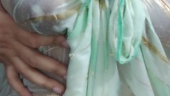 Sonisinghh: Bhabhi dalam tuala basah kelihatan seksi