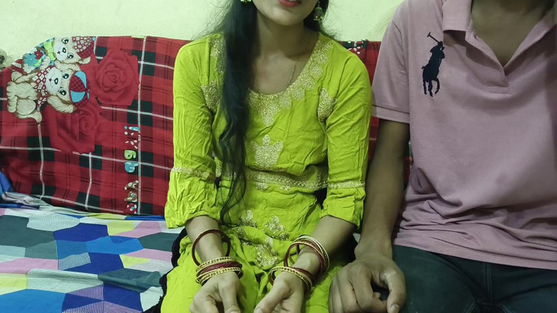 Your kavita bhabhi: Индийская бхабхи в комнате 18-летнего пасынка занимается сексом