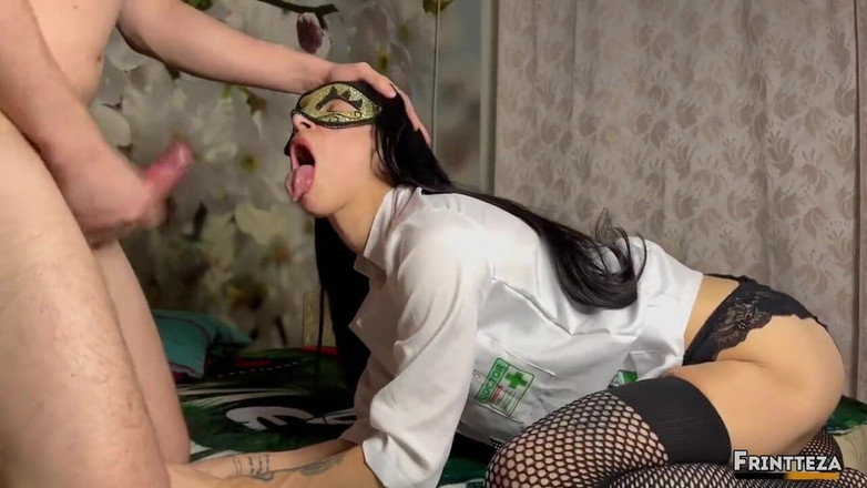 Frintteza: Doctorița sexy Frintteza a venit la pacient și face sex dur