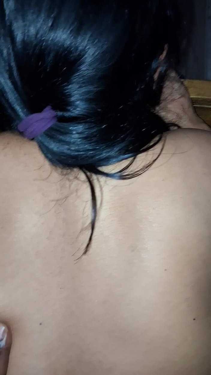 Sexpron: Hazlo lentamente en mi culo, siento que mi culo estallará.
