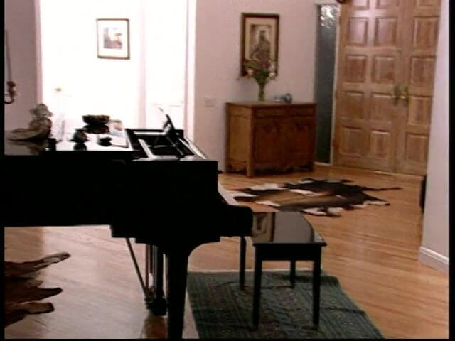 Fuck me Hard: Ev hırsızı meraklı şehvetli sarışın öğrenci tarafından iş başında şaşırıyor