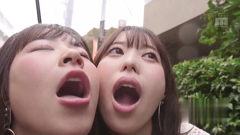 Smooth Time: W-gokkun Fellatio Reverse Nampa M-man Bringing M-man Around Strolling Date....