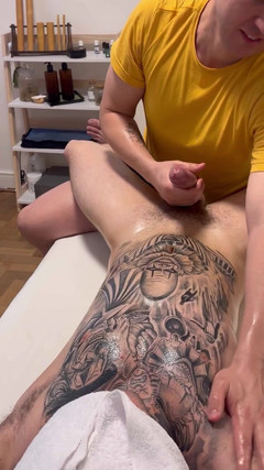 ErickDiaz: Primirea pentru prima dată a unui masaj tantric