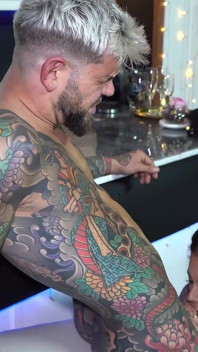 Je baise l’Argentine tatouée très salope